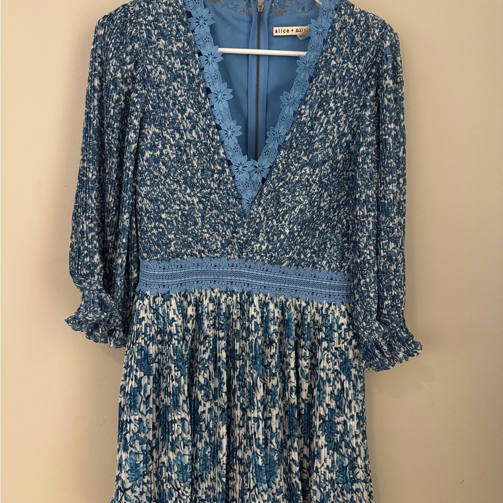 Alice + Olivia Gorgeous Blue Dress